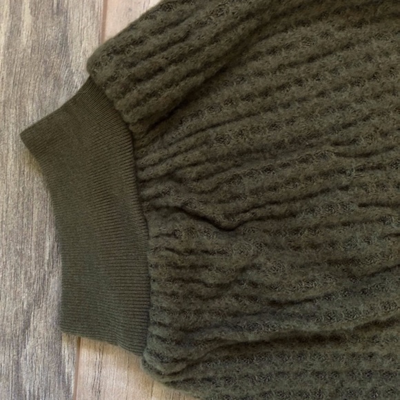 NWT - We the Free Love Me Thermal Olive XS - Picture 8 of 12